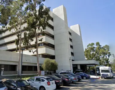 Trump orders VA to house 6,000 veterans in a National Center for Warrior Independence in West L.A.
