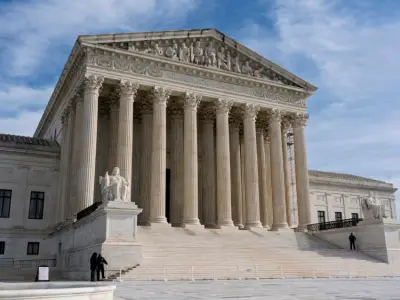 Supreme Court allows Trump to strip protections from some Venezuelans; deportations could follow