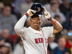 Rafael Devers says he won’t move to first base, criticizes Red Sox front office