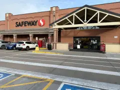 Safeway and Albertsons workers in Colorado vote to go on strike