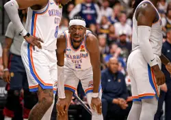 Shai Gilgeous-Alexander smiles at Nuggets fans after Game 3 loss: ‘Easy to talk when you’re up’